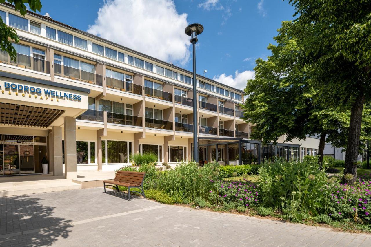 Hotel Bodrog Wellness & Elix Spa Шарошпатак Экстерьер фото